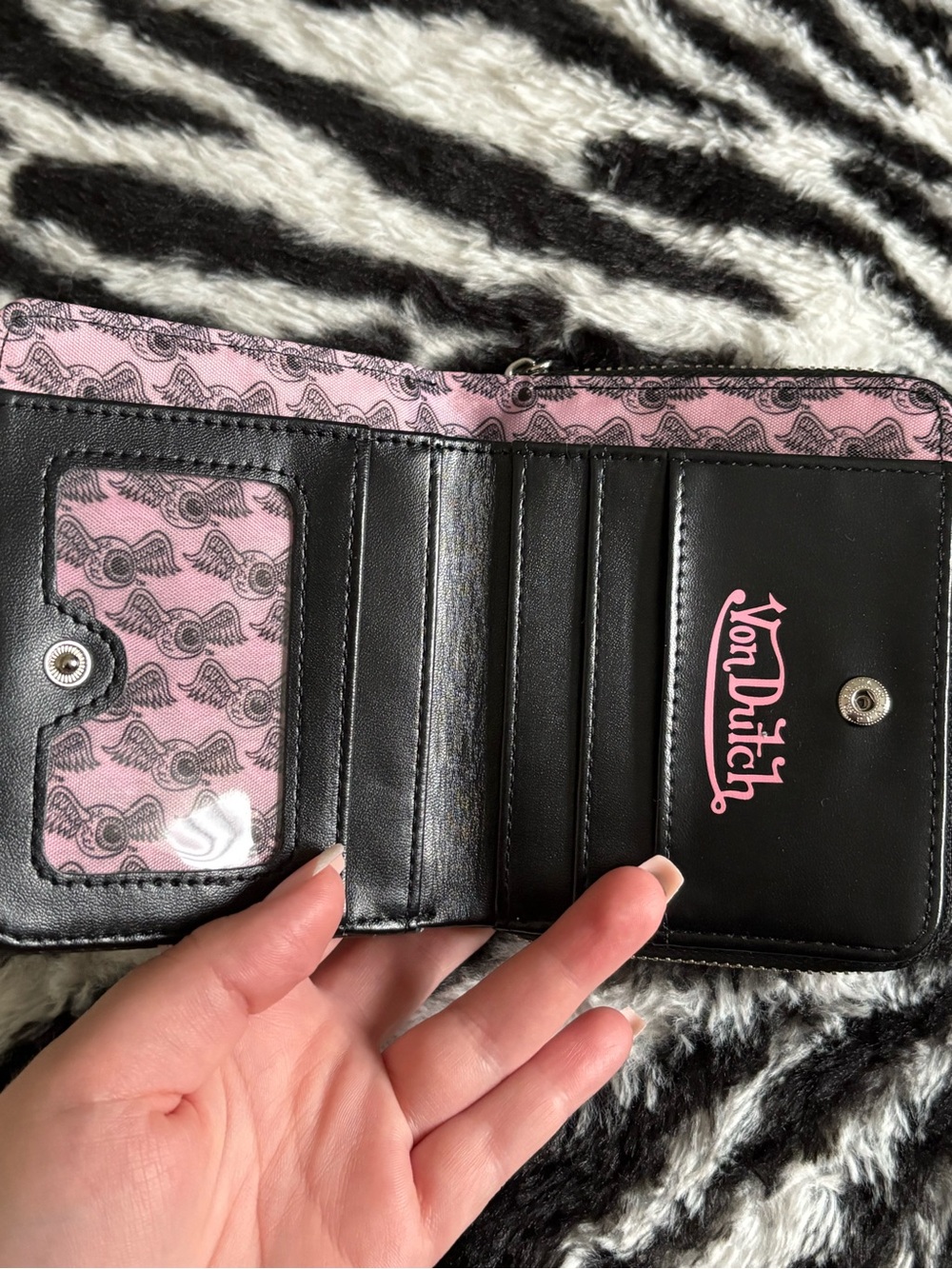 pink VonDutch wallet - Picture 5 of 7